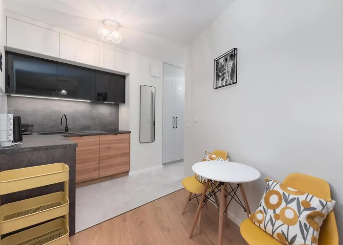 Wiktoryn 6 By Homeprime Apartman Varsó